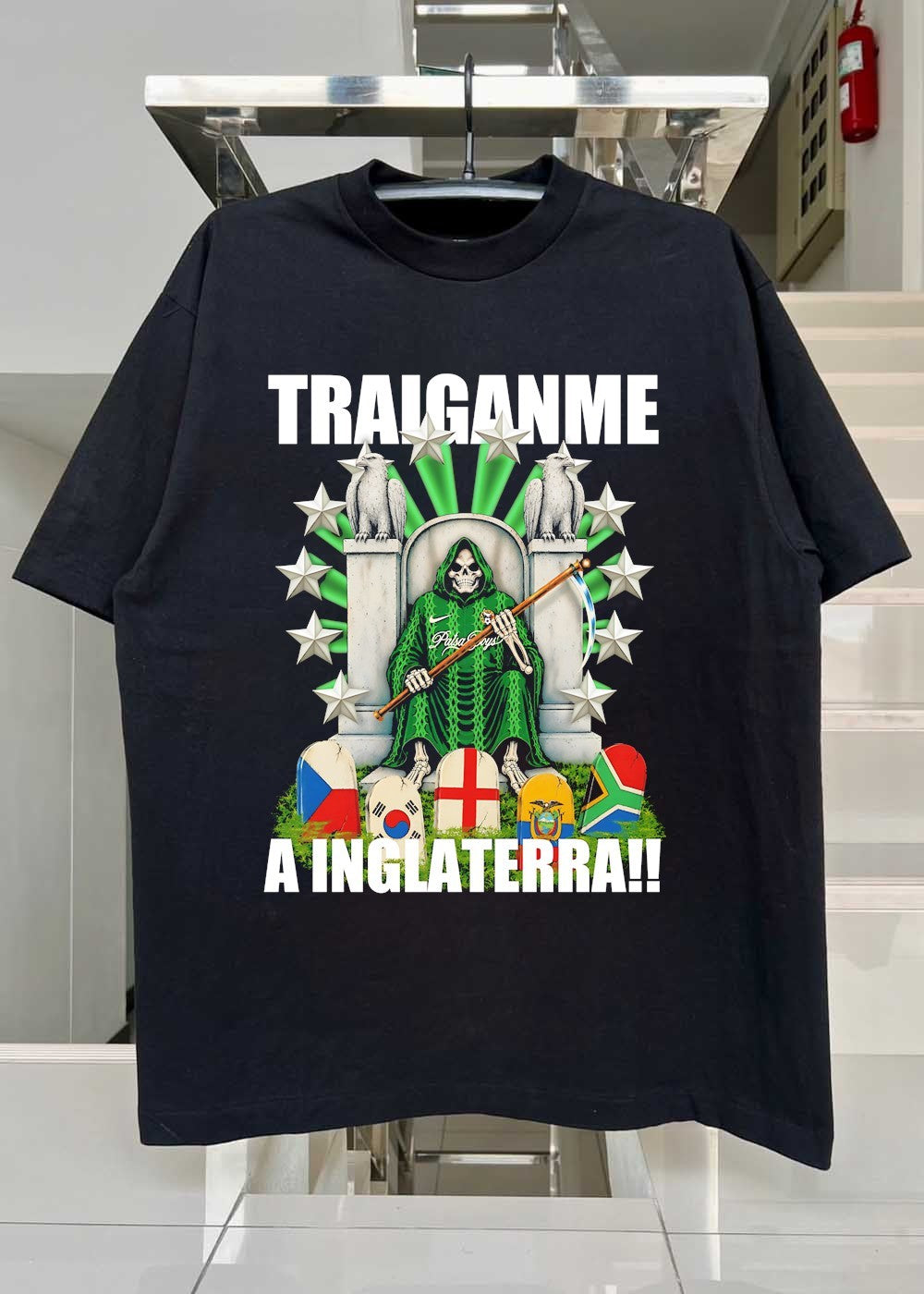 Grim Reaper Soccer Art Traiganme a Inglaterra Patsa Boys T-Shirt