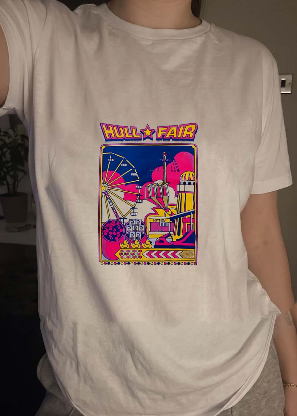 Hull Fair Fun Retro Poster Style Patties Carnival Attraction T-Shirt