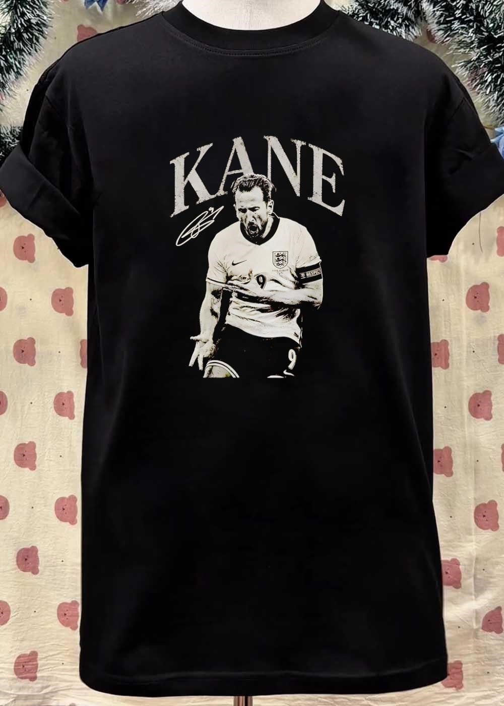 Kane Signature Harry Kane Roaring England Shirt