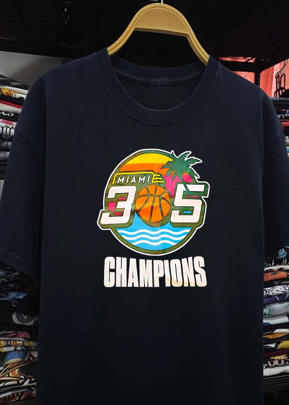 Miami 305 Champions Basketball Palm Tree Sunset Men’s T-Shirt