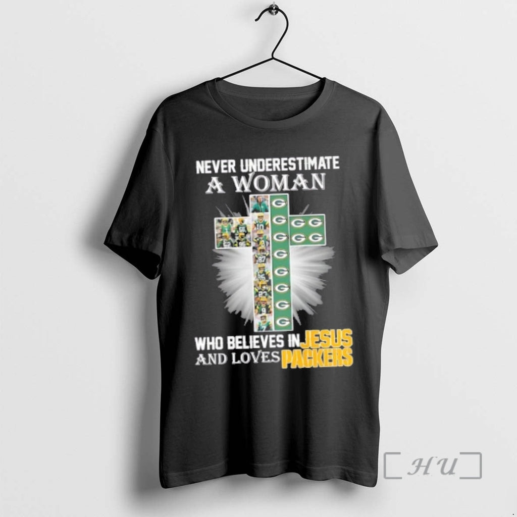 Officials Never Underestimate Woman Who Believes Jesus Loves Green Bay Packers All T-Shirts, Hoodie, Sweatshirt