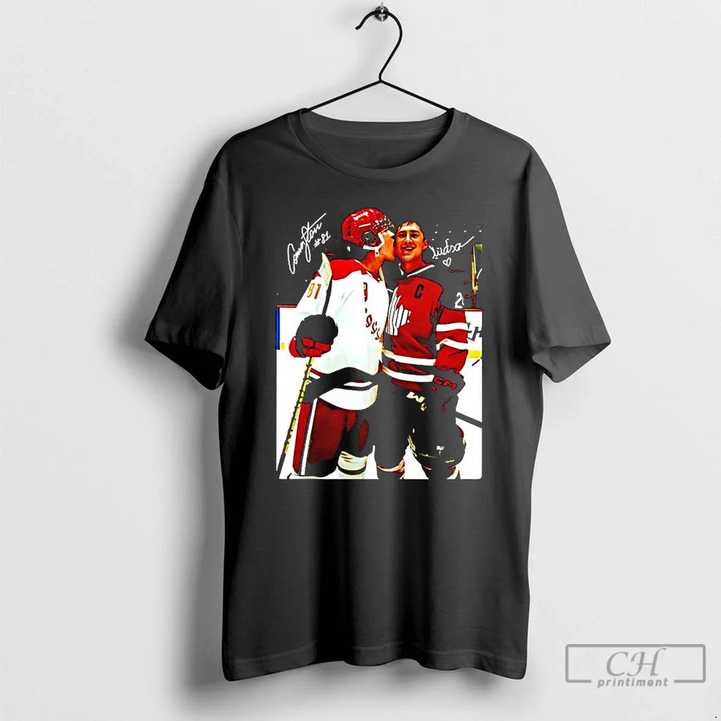 Gay Loves Connor Storrie Hudson Williams Signatures T-Shirts, Hoodie, Sweatshirt