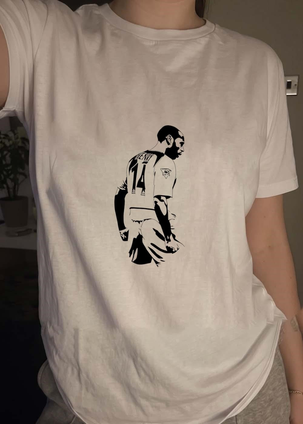 Thierry Henry Celebrating Thierry Henry 14 Arsenal T-Shirt