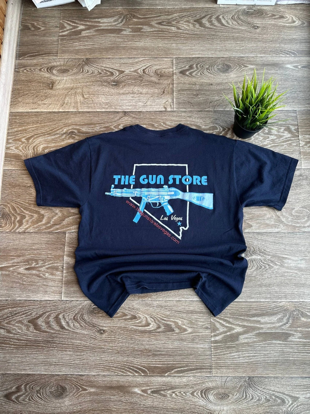 The Gun Store Las Vegas GTA Grand Theft Auto T Shirt Y2K Mens Size M Blue