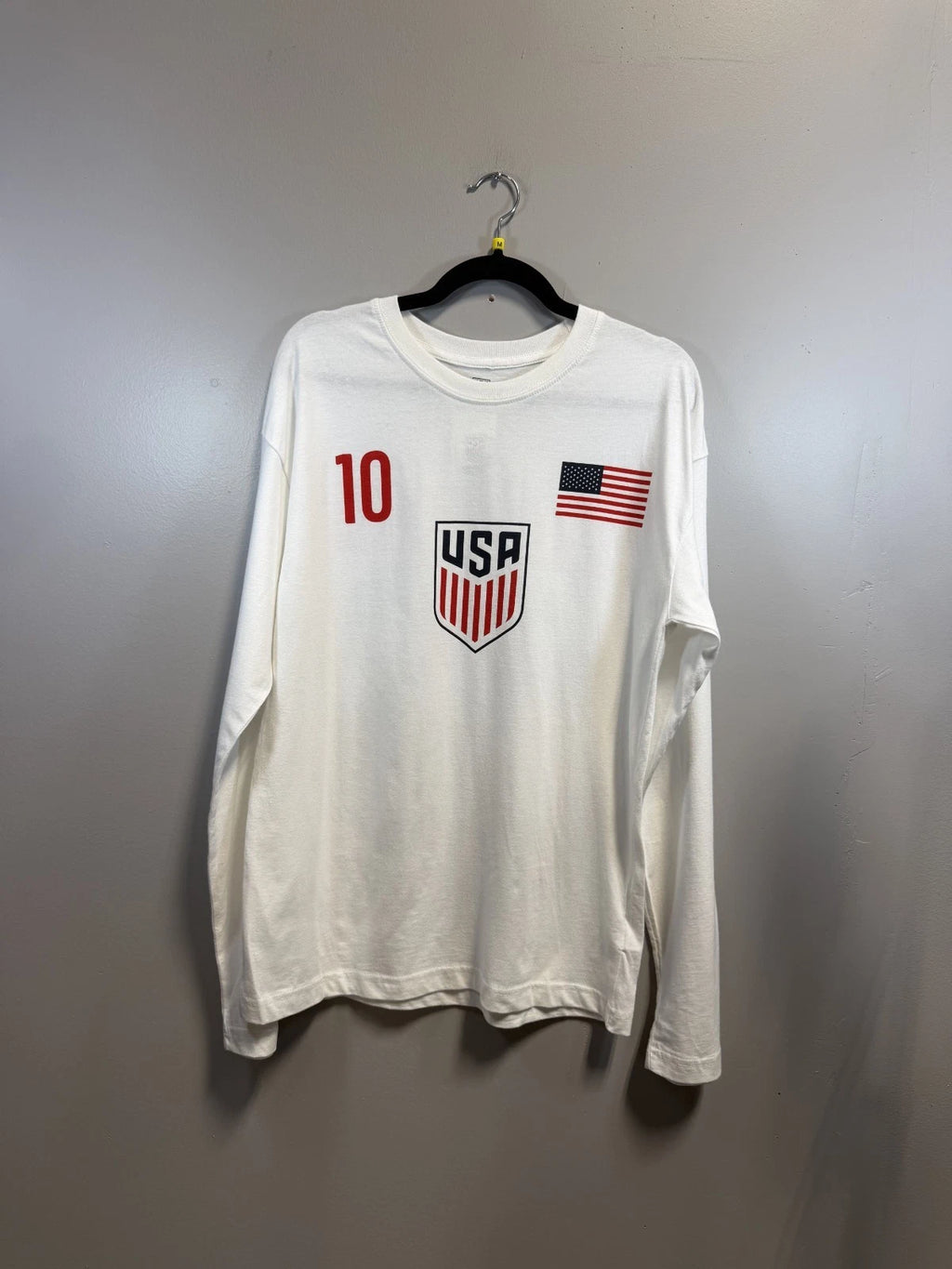 [Clothing Sample] Men's U.S. Soccer White Long-sleeve T-shirt Size: Medium