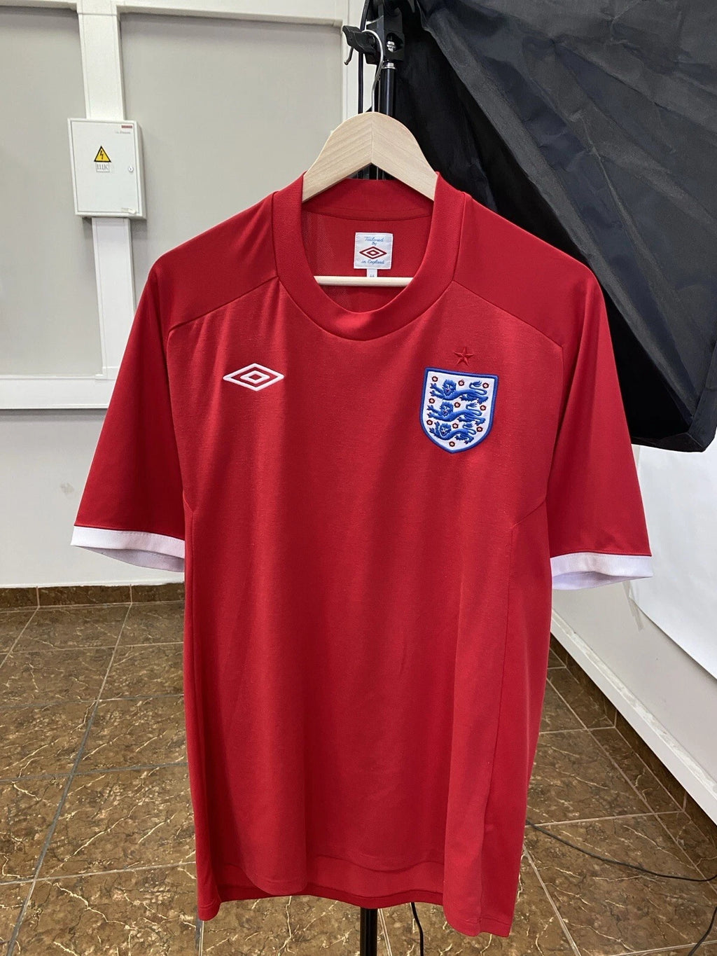 🏴󠁧󠁢󠁥󠁮󠁧󠁿 England Umbro 2016 soccer jersey training rare retro hype Y2K...