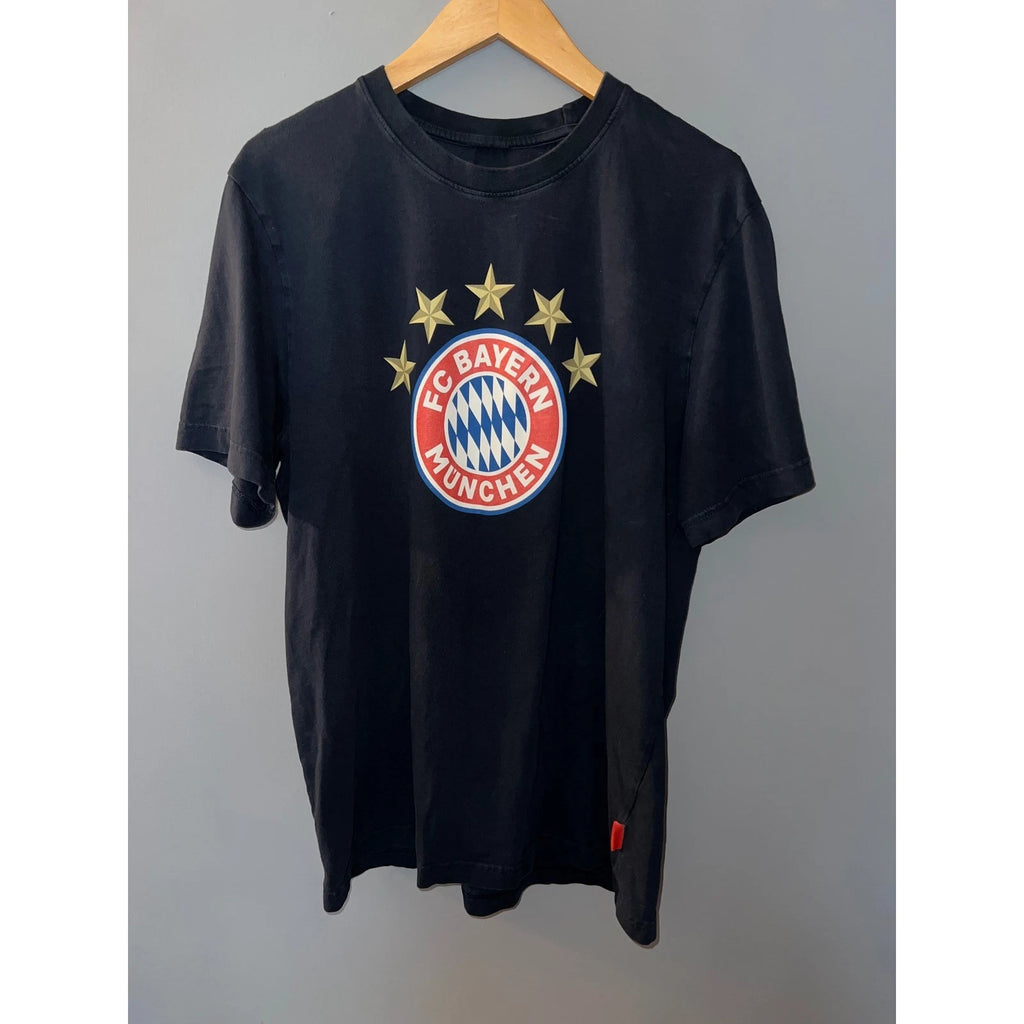 FC Bayern Munich Mia San Mia Navy Blue Graphic T-Shirt Five Stars Mens Large