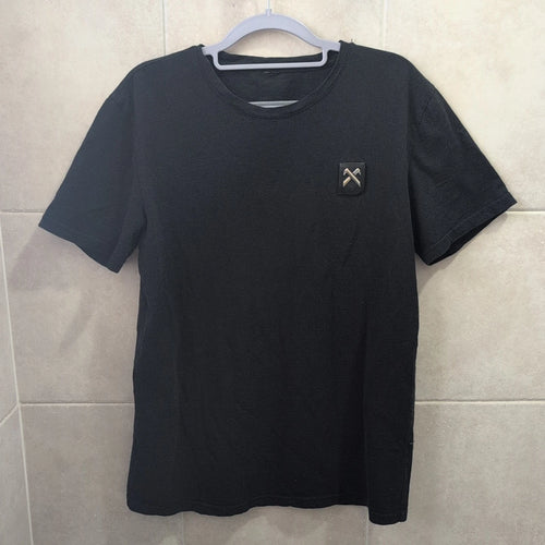 11 by Boris Bidjan Saberi Black T-Shirt Size L Metal Logo Patch Tech Streetwear