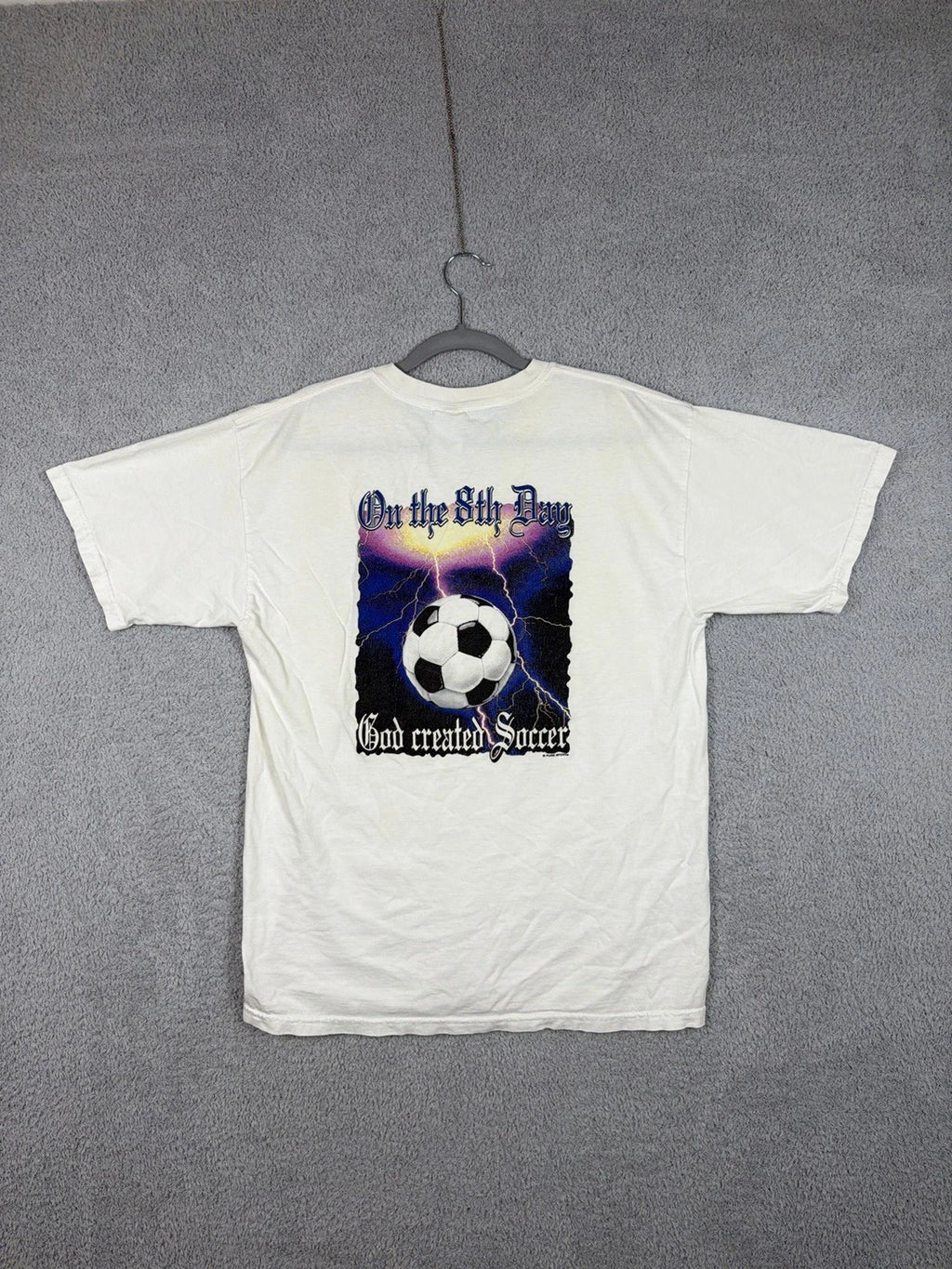 Vintage Soccer Graphic Tee On the 8th Day God Created Soccer Men’s L Gildan