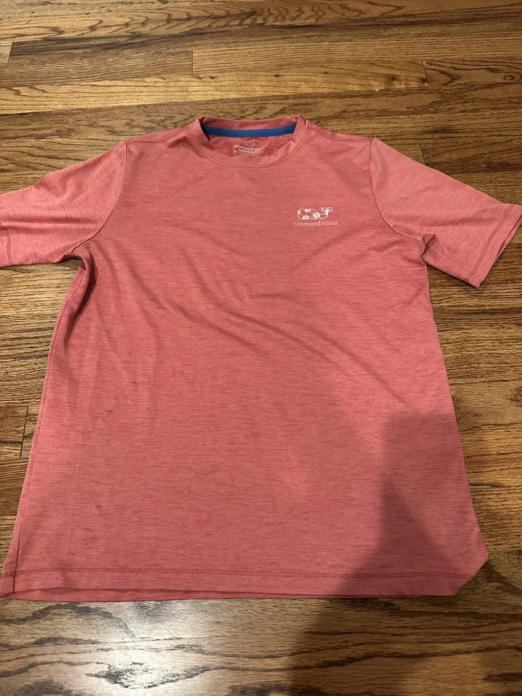 Vineyard Vines Performance Whale Soccer Ball Graphic Salmon Size M (12-14)