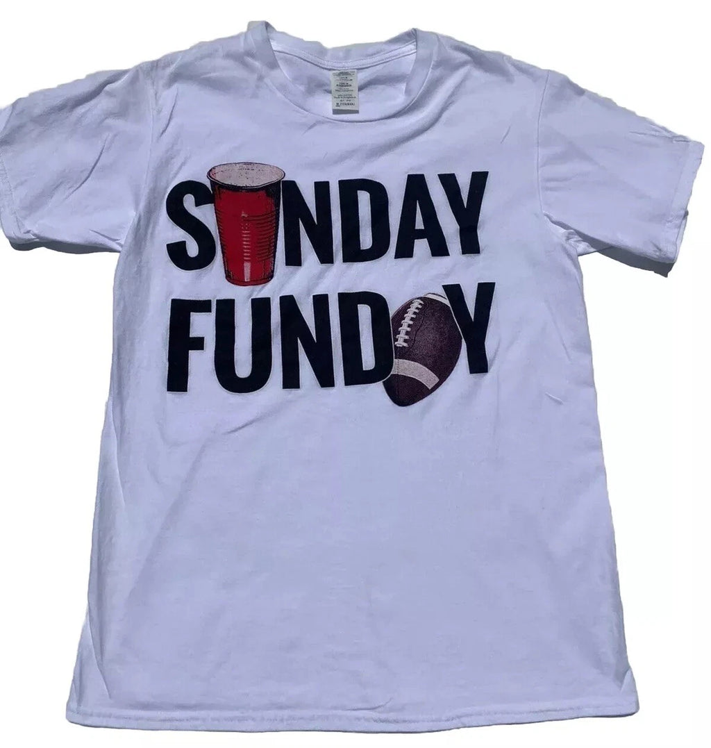 Sunday Funday Men's Size M T-Shirt Fathers Day Football Beer Pong Graphic White