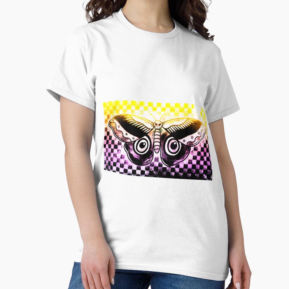 skull butterfly grunge T-Shir by CristalleLisa